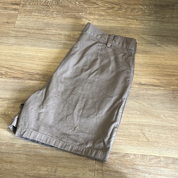 Women’s Cherokee shorts - Picture 3 of 3